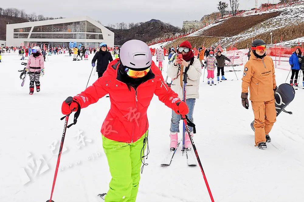 速度与激情这个冬天巴东绿葱坡滑雪场嗨翻了