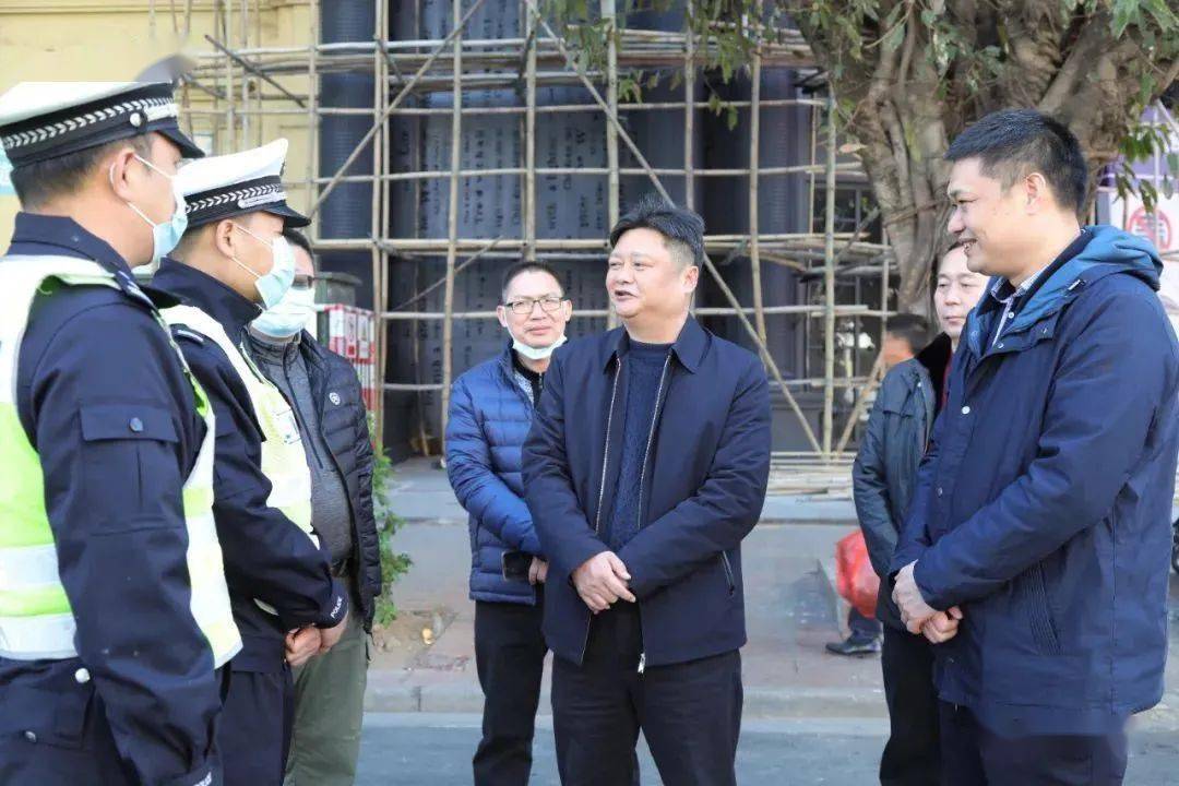 岁月静好!元旦假期,致敬英德公安负重前行!_治安