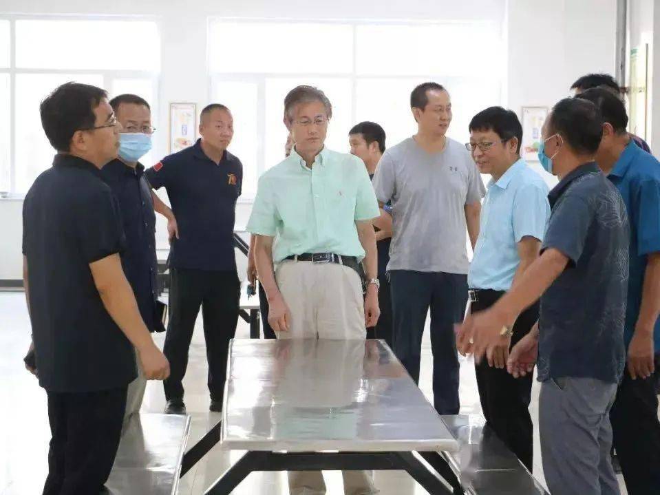 省教育厅领导莅临学院对秋季开学工作进行督导检查