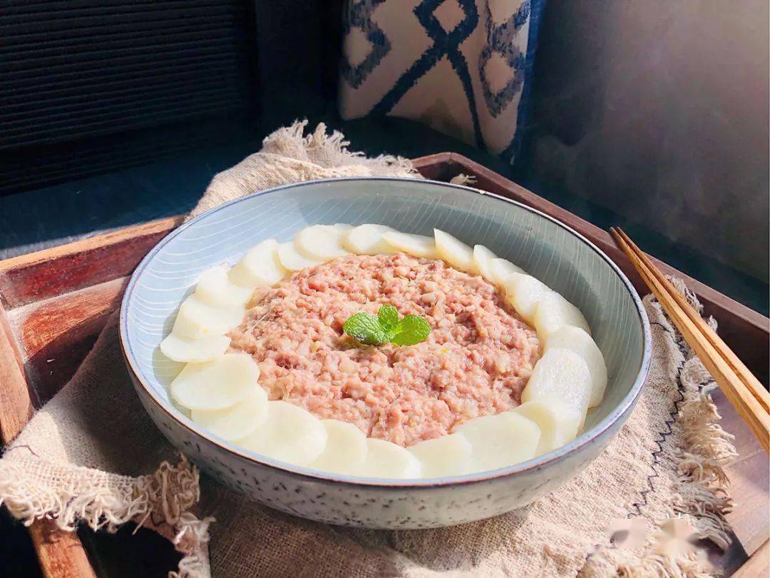 味道鲜香的山药蒸肉饼