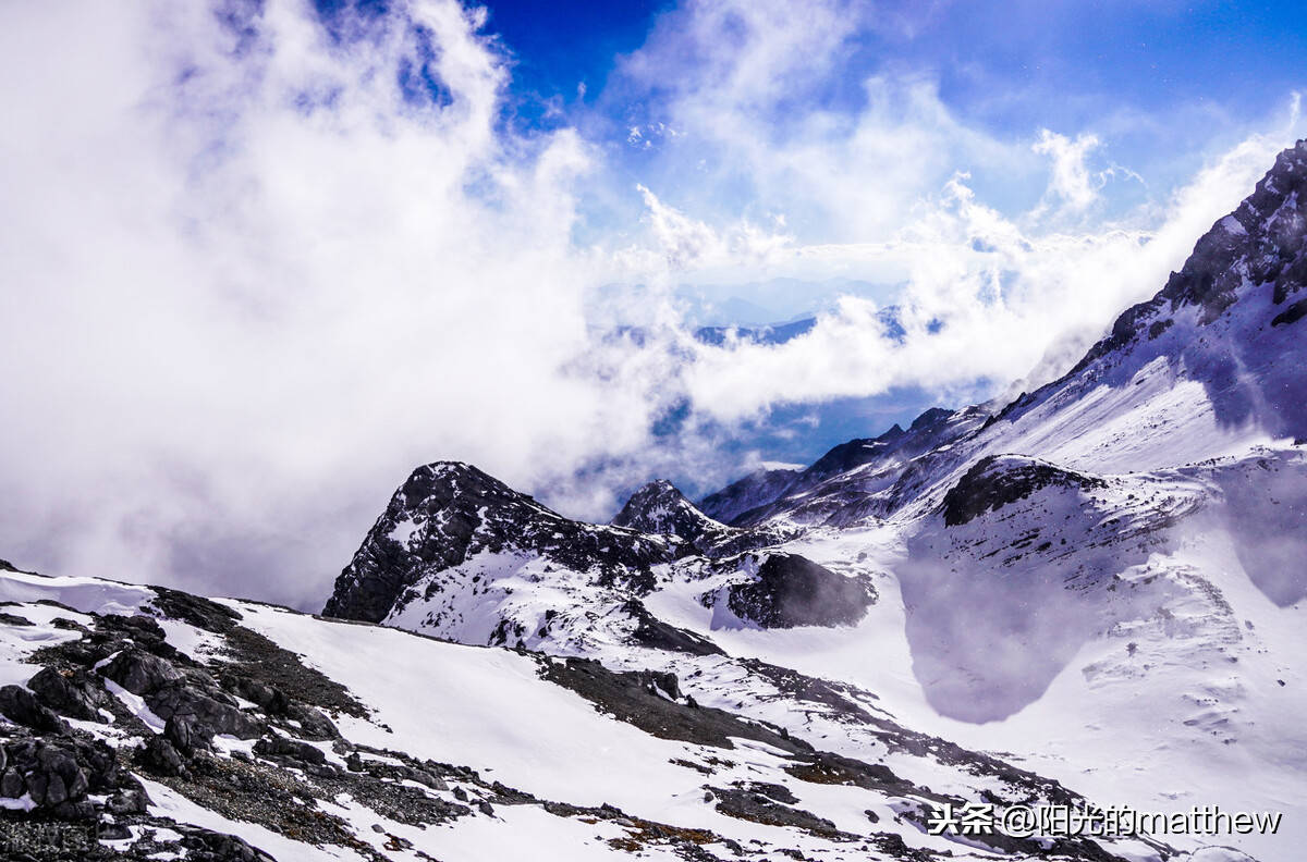 摄影组图:大雪纷纷,玉龙雪山冰凝雪积风景美