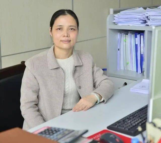 广西日报 掘金 甜蜜事业 记我区糖业专家林荣珍