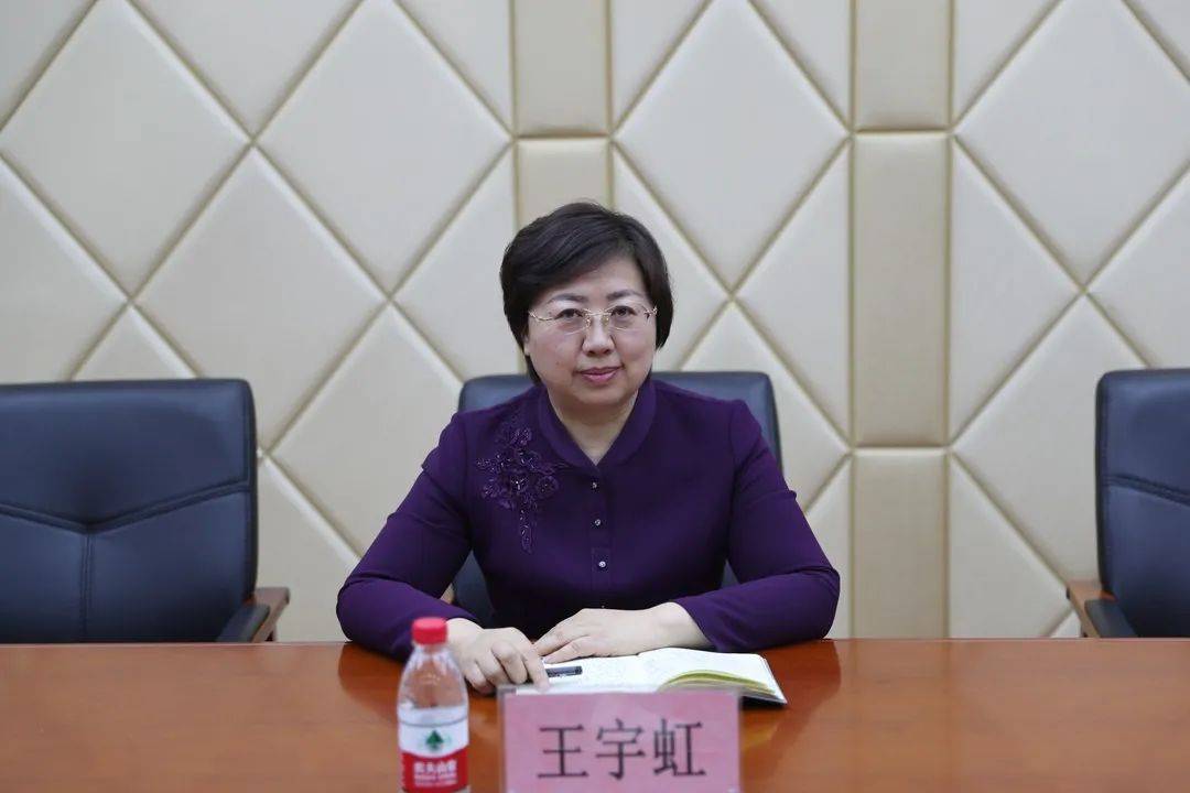 香坊区委书记谭乐伟主持召开疫情防控汇报座谈会