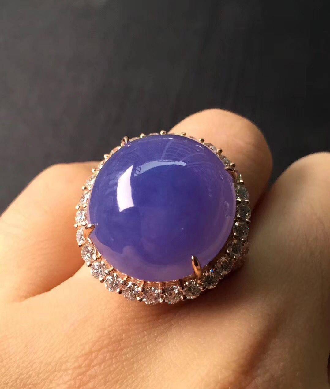 为1000元押注买下的翡翠原石,竟是稀世罕见帝王紫,完美暴涨!