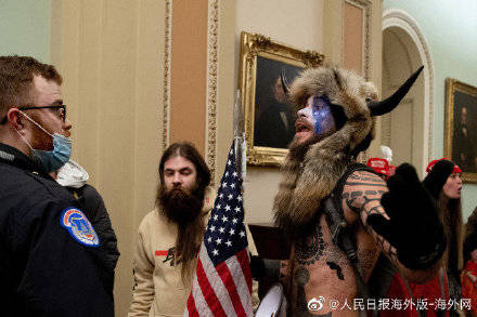 闯美国会被捕的牛头人闹绝食:不是有机食物不吃! 法警妥协