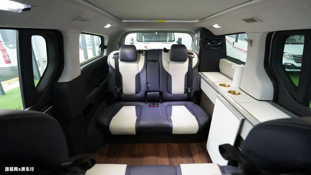 上汽大通maxus旅行家g20,"像房车一样的mpv",兼具豪华舒适与多用途