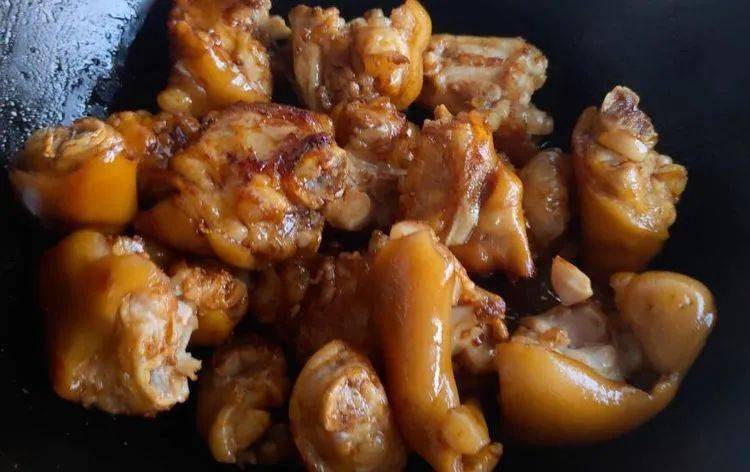 猪脚怎么炖才好 76270182c137420ca3b74649d1507d4e.jpeg