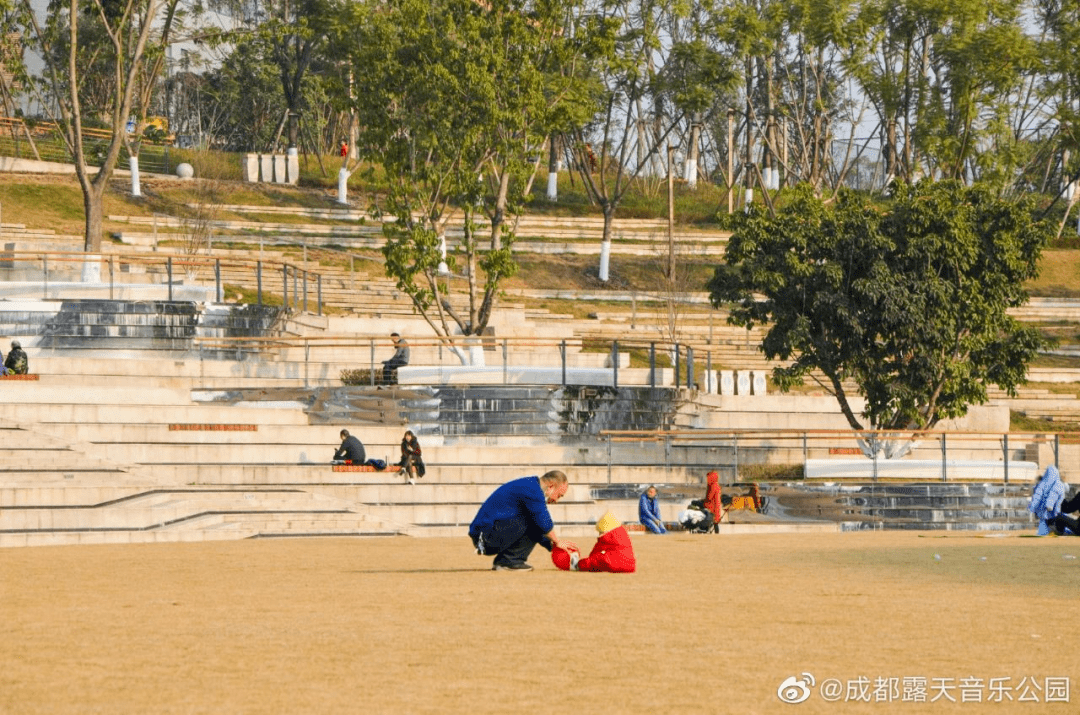 凉山人周人口_大凉山彝族人图片(2)