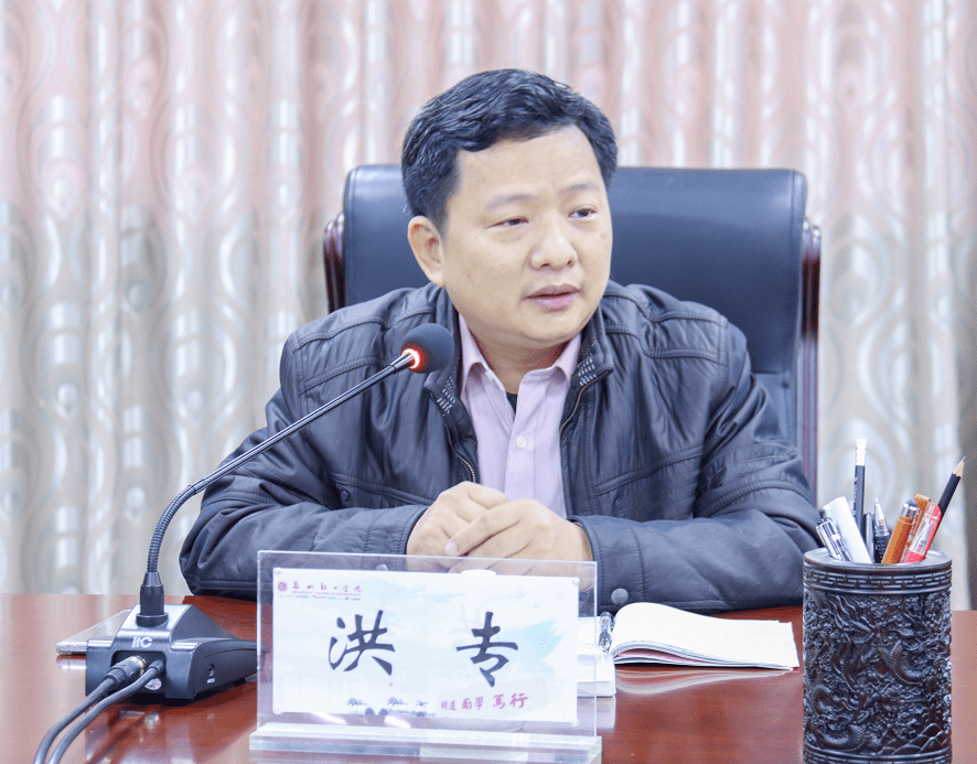 洪专,泉州轻工学院校长林松柏,教务处处长陈四海,人才学院院长吴联春