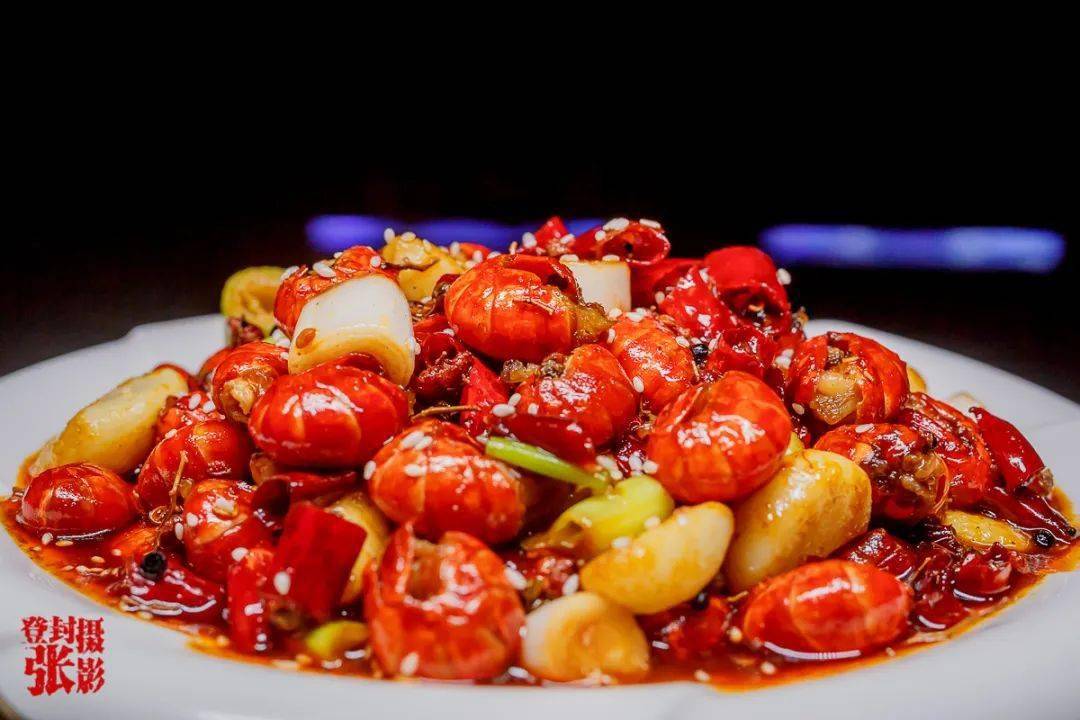 鲜嫩饱满的龙虾虾尾