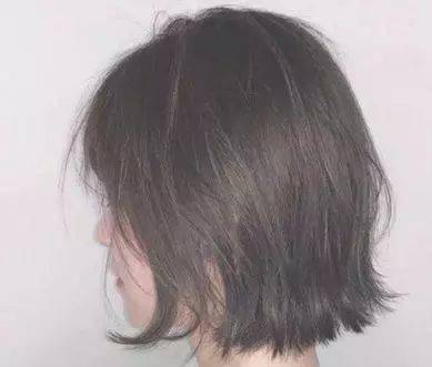 所有脸型都能驾驭的短发烫发,这7款裙摆烫,总有一款你