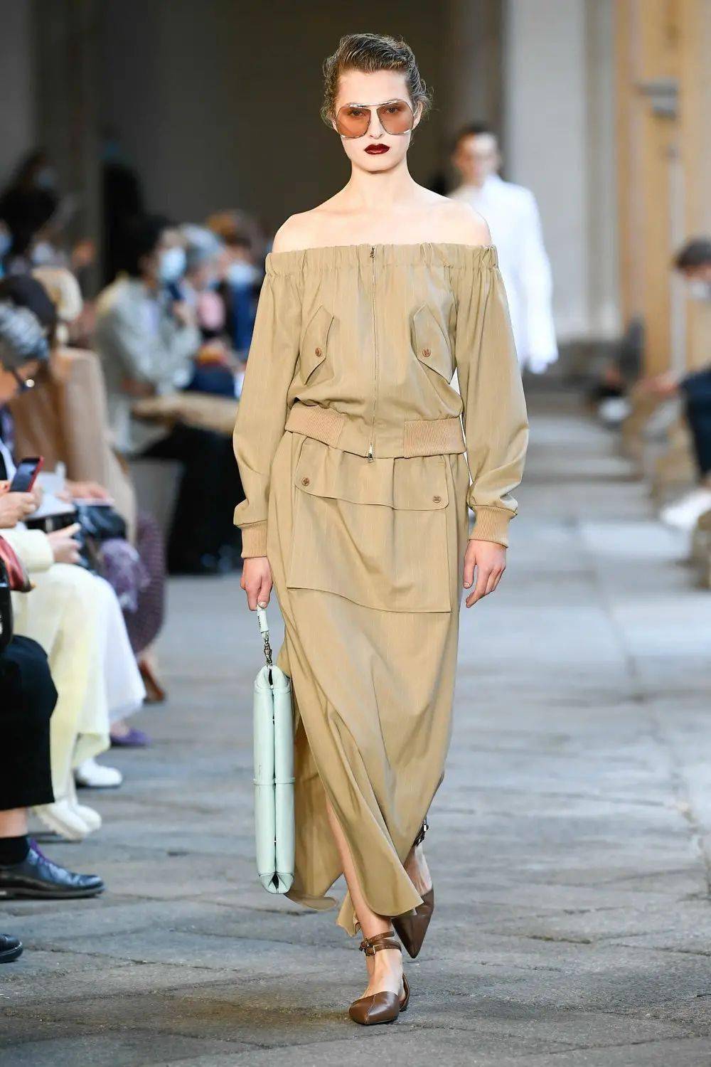 max mara 2021年春夏高级成衣发布秀!