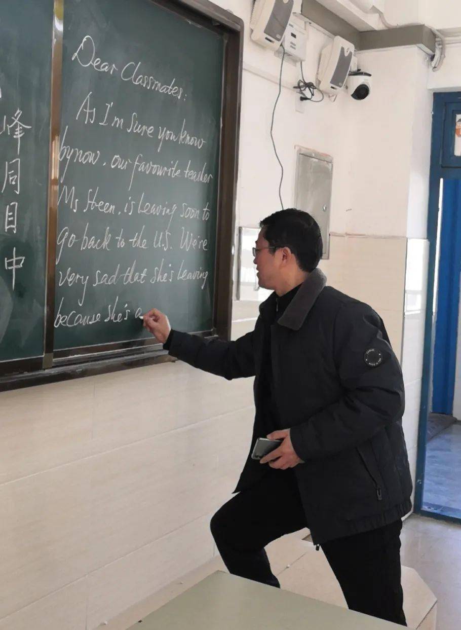 赛前,吴明勇老师不忘先热身
