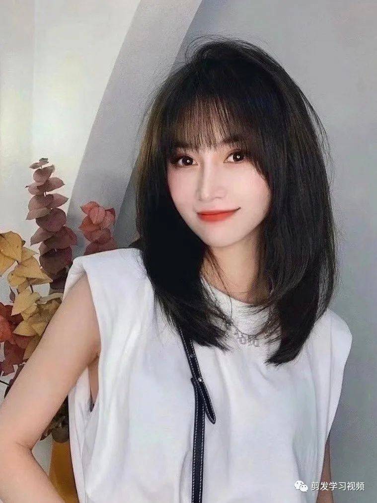 一起来看看2021冬天流行的烫"c"卷发型吧!