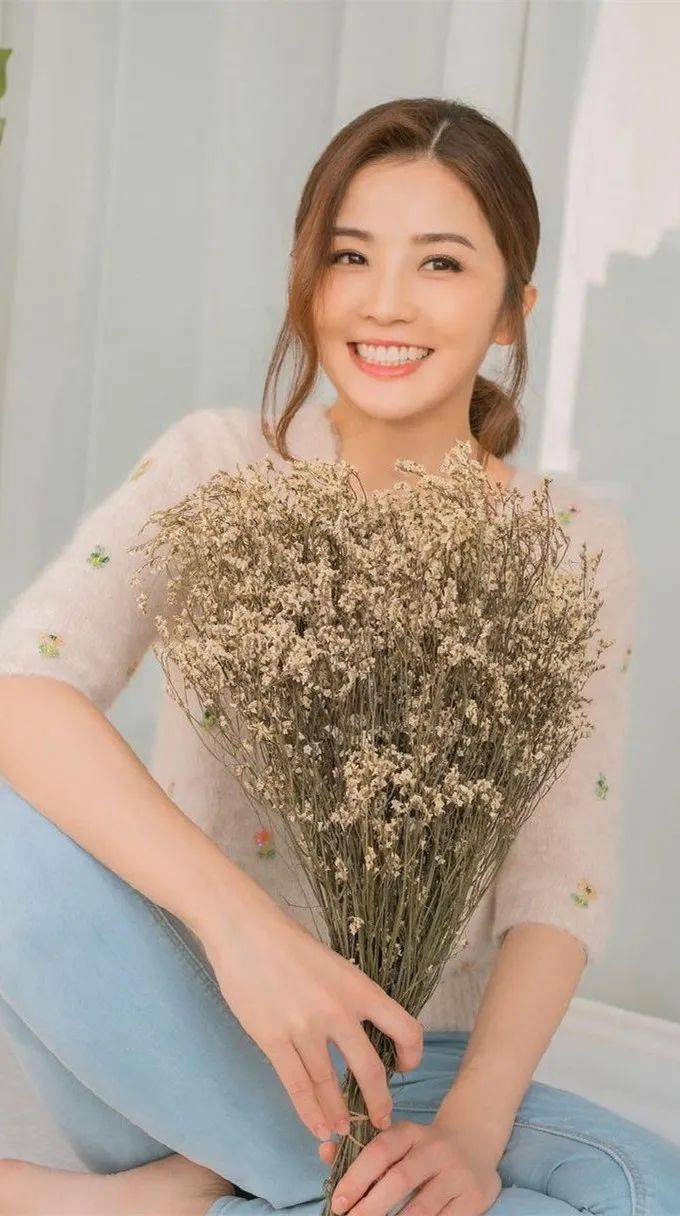 手机壁纸蔡卓妍