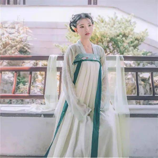 汉服妹子最初的最爱,年终盘点佳绩,究竟花落谁家._销量