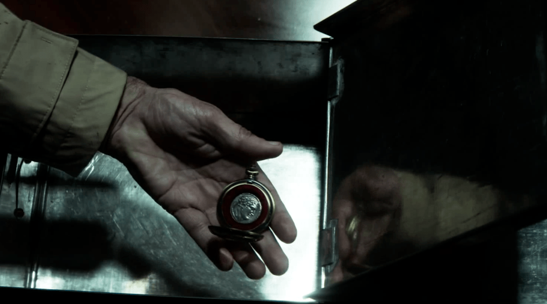 先看评价,设定猎奇,剧情紧凑,血腥带感,特效不输大片.