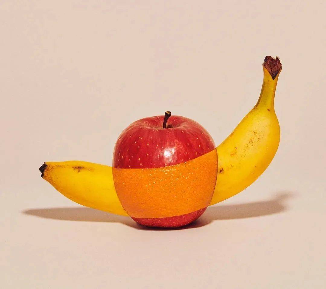 这个日本美女总监,设计风格太大大大大大胆了!_海报