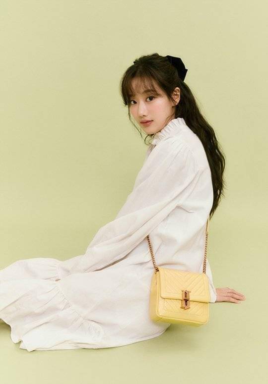 韩国女团april李娜恩最新代言宣传照曝光