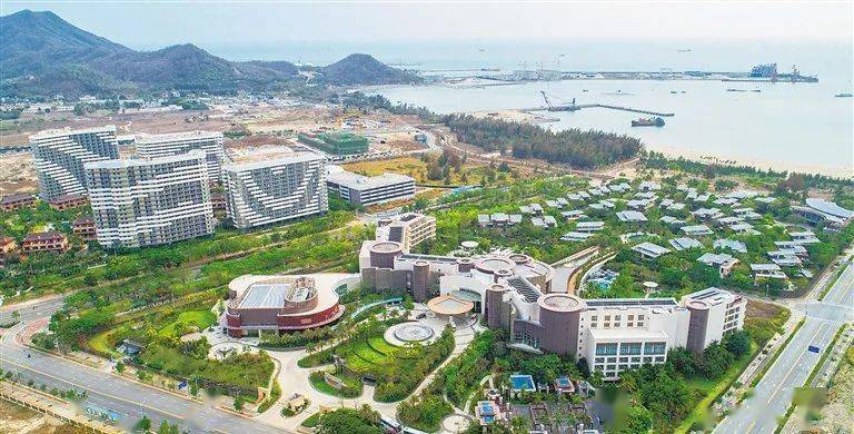 崖州区奋进新时代 实干谱华章