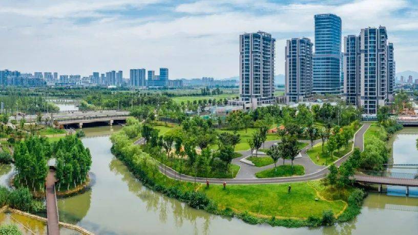 夏花绚烂part 2遍地落花,不负春光99 生态走廊河塘畔谷雨春光明媚