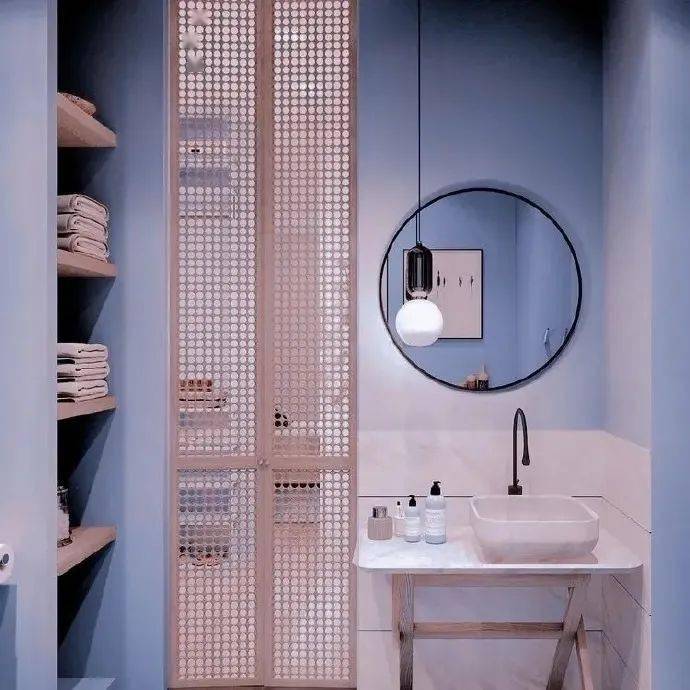 西汉时,匈奴还在乌兰察布市四子王旗境内,建立了最高的政府机关——