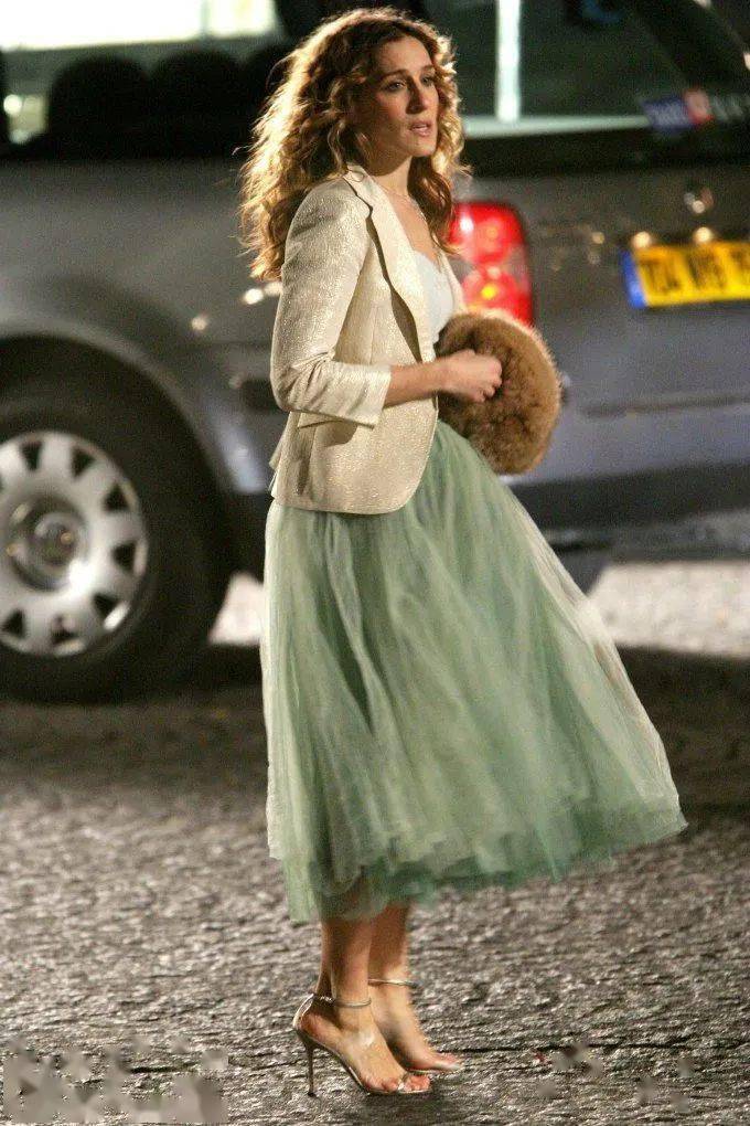 我们爱carrie的执着,smanthan的清醒,charlotte的精致和miranda的干练