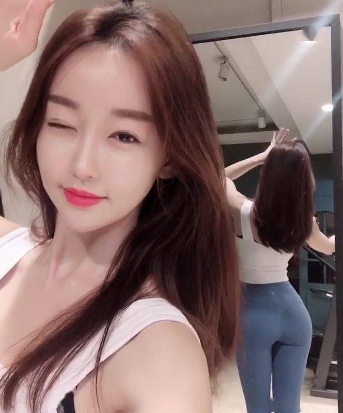 前凸后翘!小姐姐踢球会是怎样的杀器?_卡哇伊