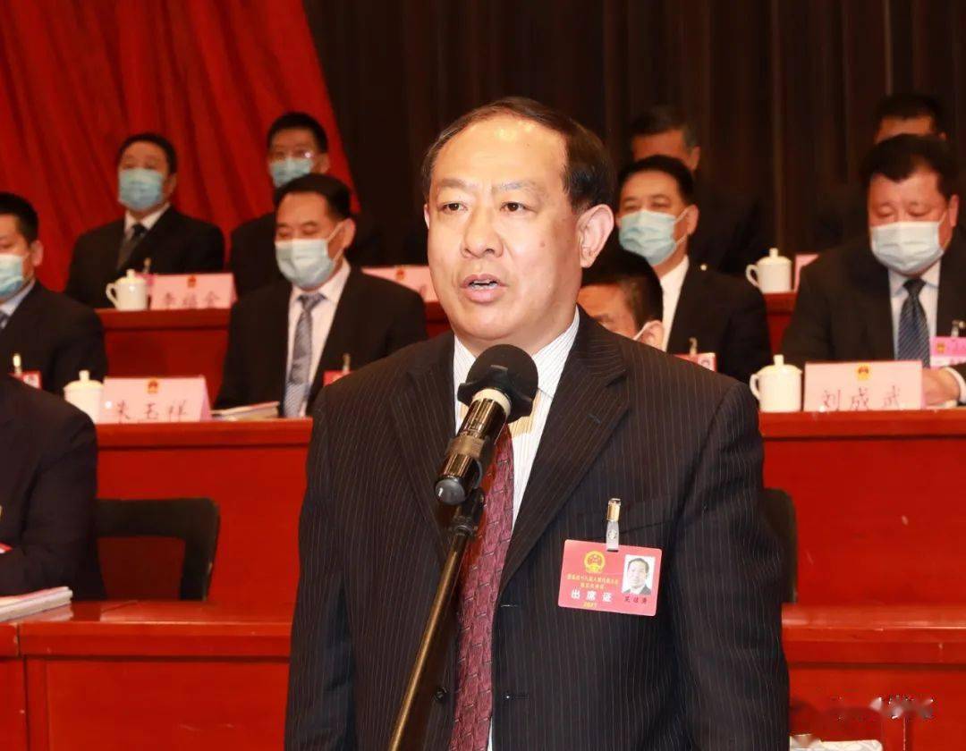上午10时,吴召勇宣布大会开幕.