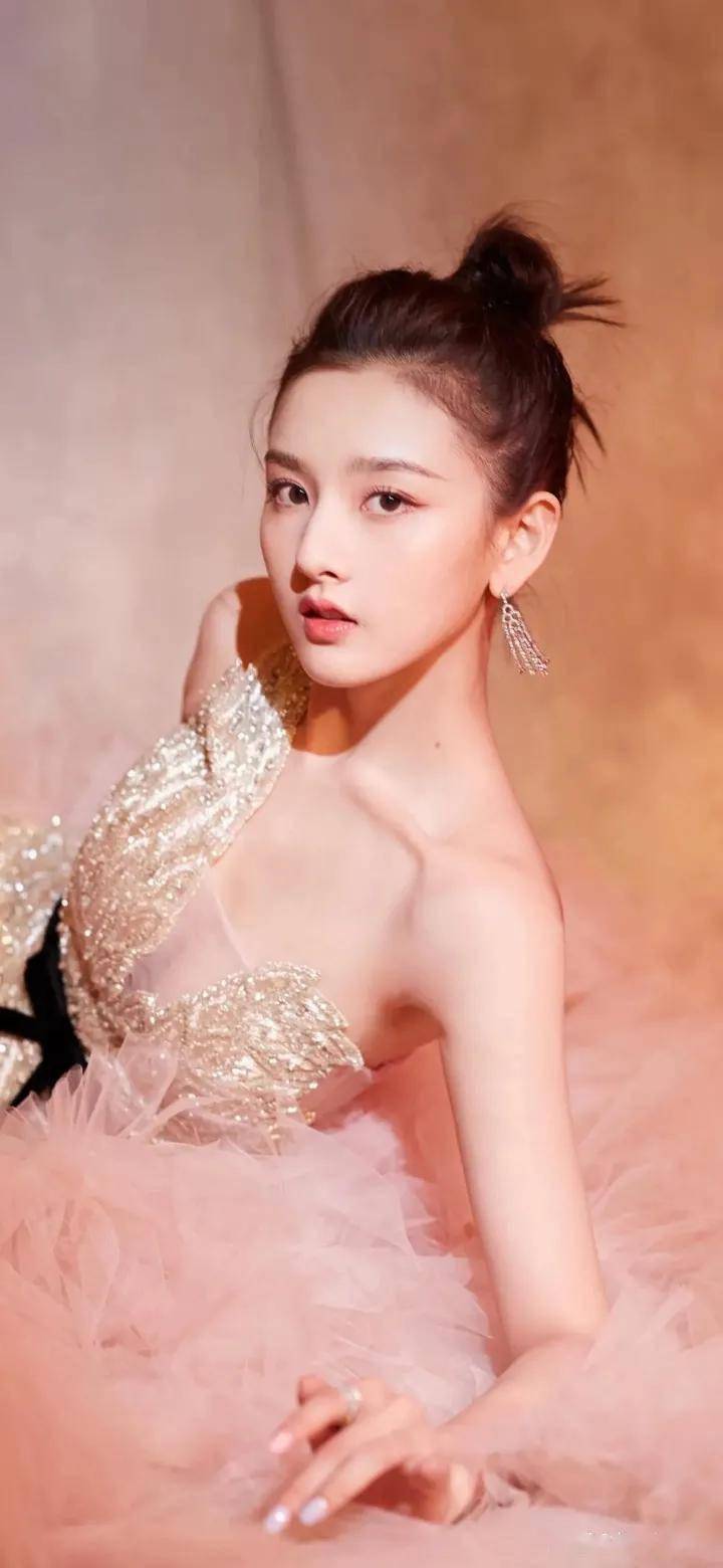 美女明星气质写真图集,时尚靓丽,性感迷人!_举报