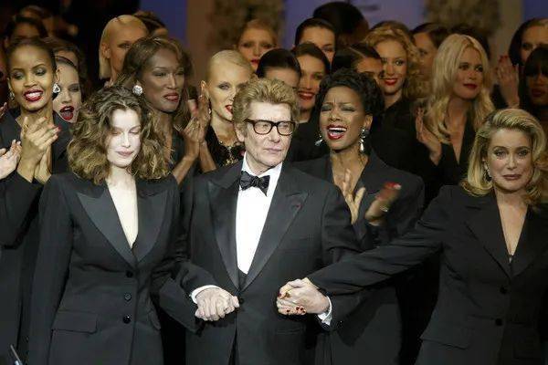 bdsm哥特,圣女贞德,巴黎歌剧……5场改变时装史的世纪