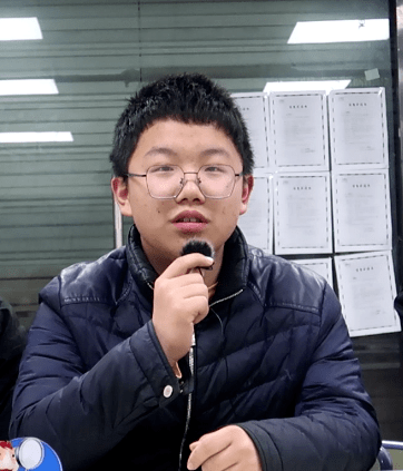 小马探校学霸不是生来聪明只是比别人更努力