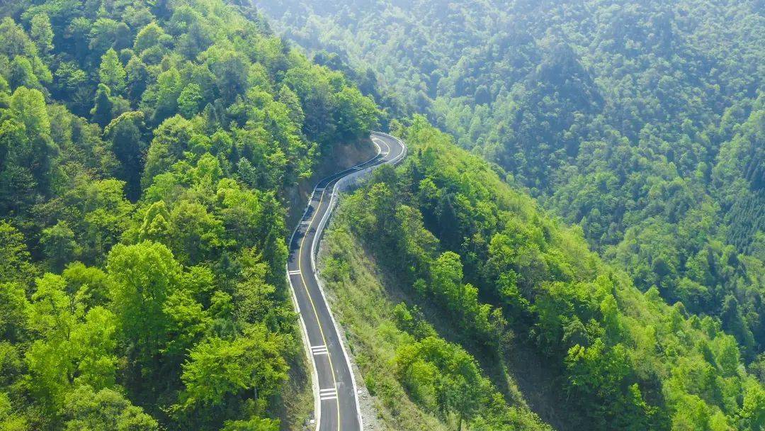 2021年贵州将改善县乡公路路面6000公里