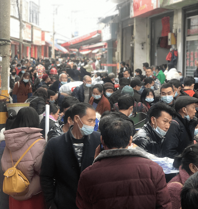 利川腊月二十八赶场人山人海太热闹了