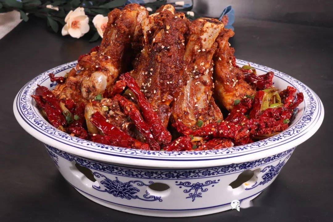 没有牛菜怎叫牛年大厨陈涛演示一品香牛骨