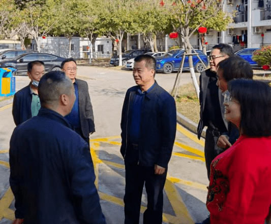 67春节慰问暖人心安全生产记心间市建设局轻骑兵服