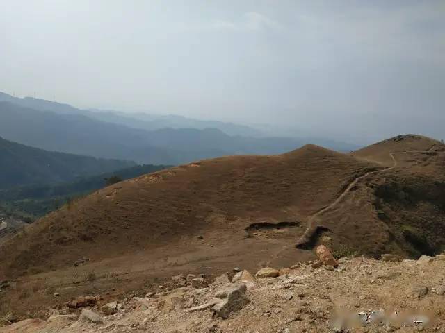 广西容县和北流南部最高的山头,天堂山望君顶.