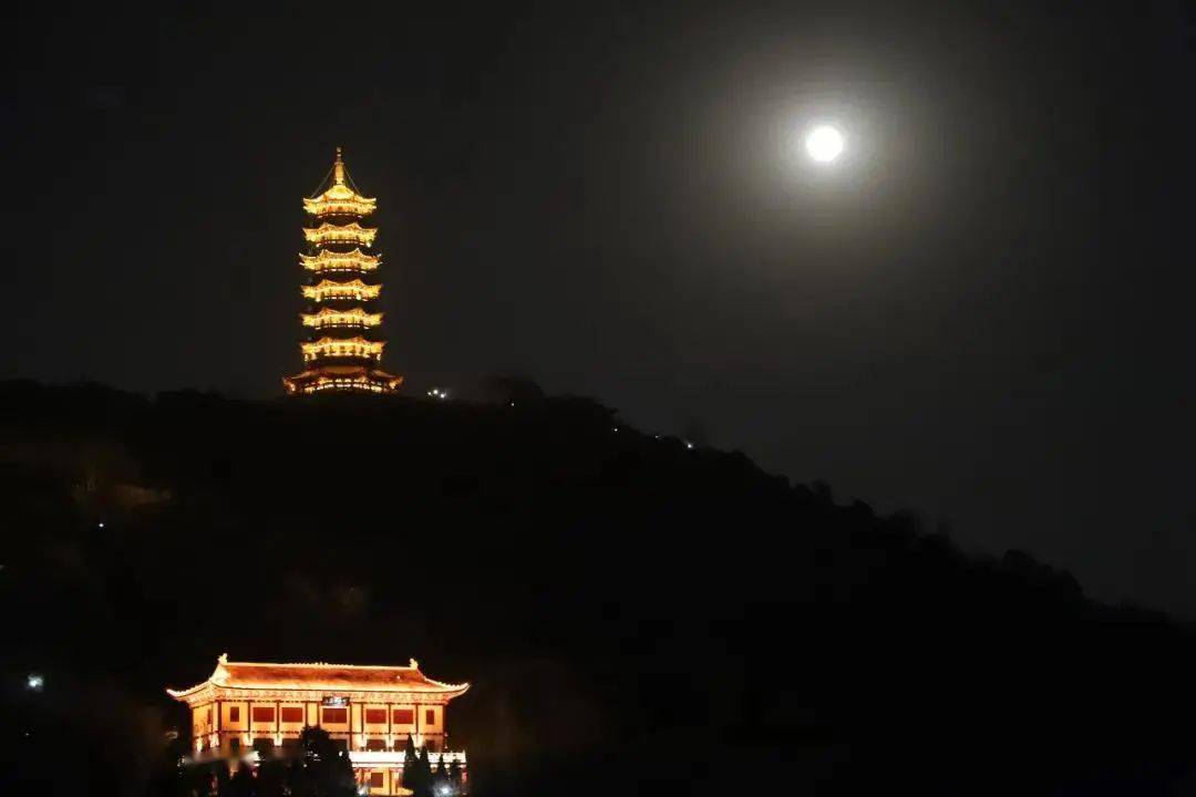 朋友"聊聊近况 那么 你将看不到这座小城市的夜景了 虽然都昌的夜景