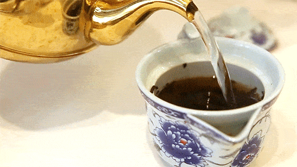 在广州,有一种仪式感,叫"得闲饮茶"!