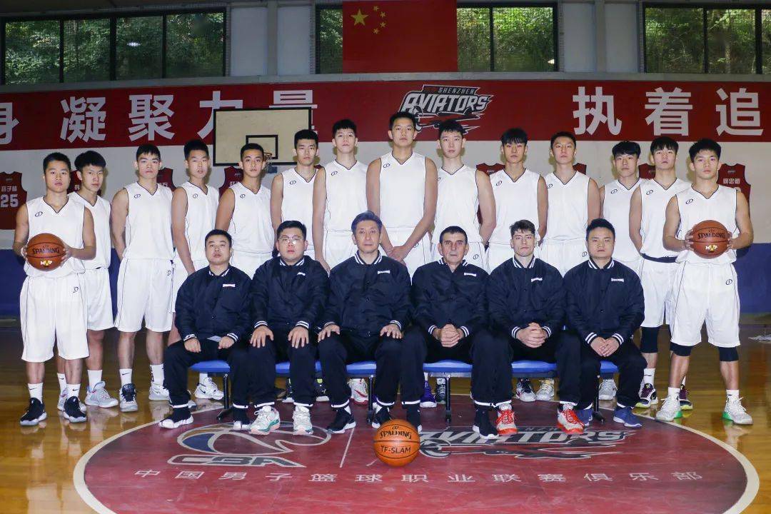 深圳新世纪篮球俱乐部与斯伯丁体育再携手