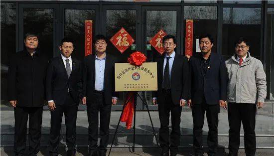 2月23日, 周村区涉外企业法律服务中心揭牌.副区长解金章出席仪式.