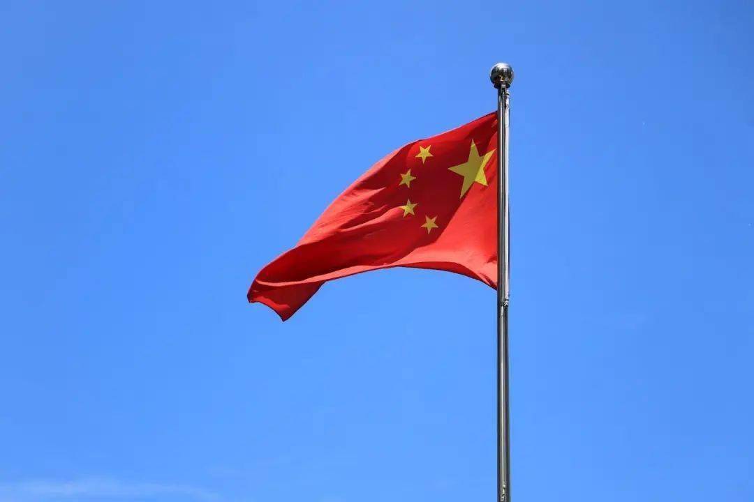 天安门广场的国旗,每天会升到多高?
