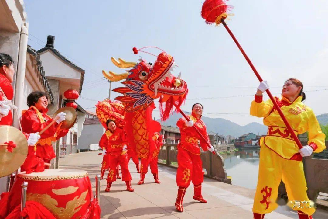 品非遗过大年网络中国节红红火火看定海舞龙队花样闹新春