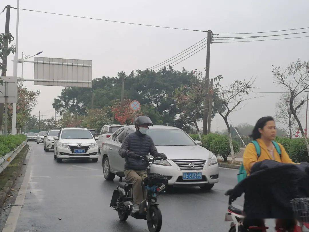 委员风采严超雄拓宽沿江路至西江新城路段让新旧城间出行更顺畅