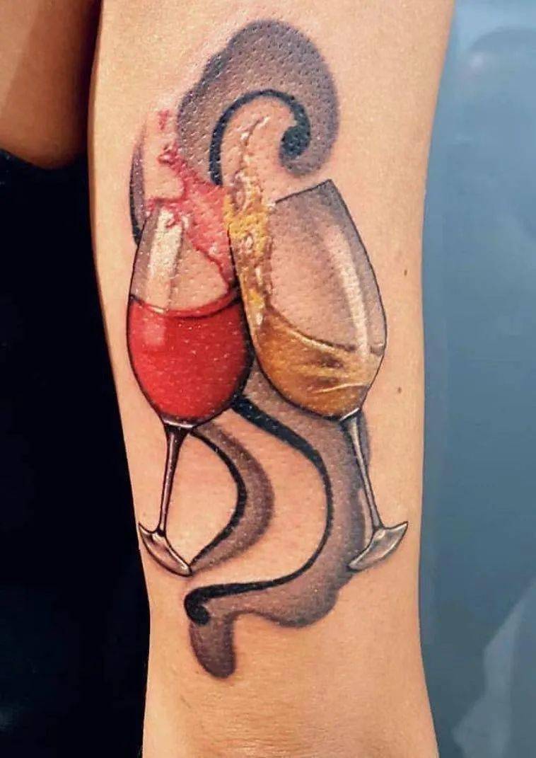 酒不醉人人自醉红酒纹身