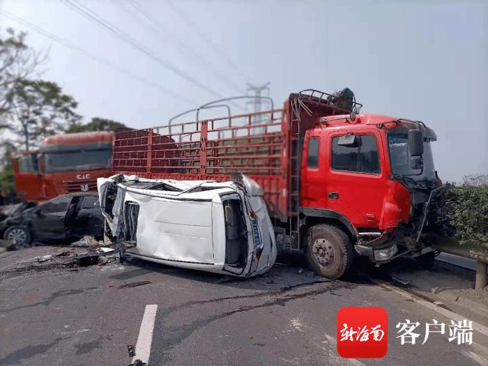 海口西线高速福山往大丰路段一天发生多起追尾事故,交警提醒