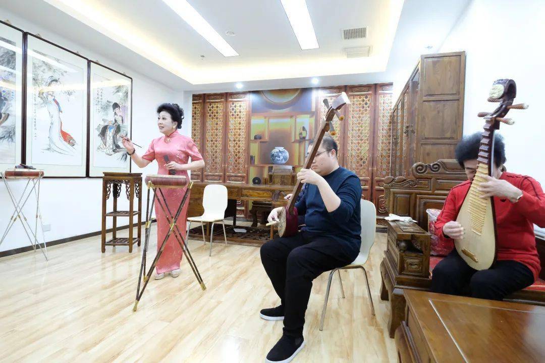 伴奏:孔祥鑫,张玉恒,黑连仲演唱:杨云《宝玉探病》直播过程中在观众的