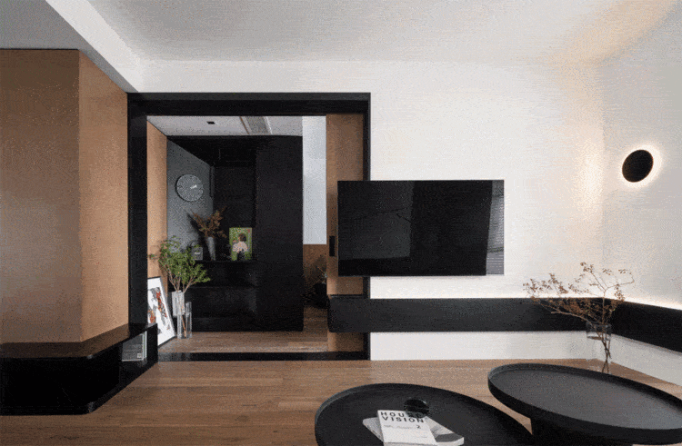 在不变动原有的剪力墙的情况下,对于客厅,书房等公共活动空间,我们用