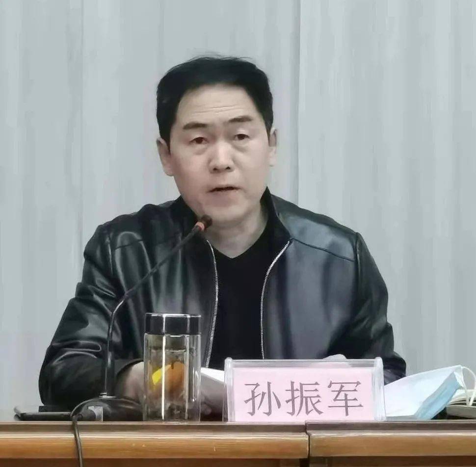 会上,区委教育工委委员,局党组成员,副局长孙振军宣读《复兴区教体局
