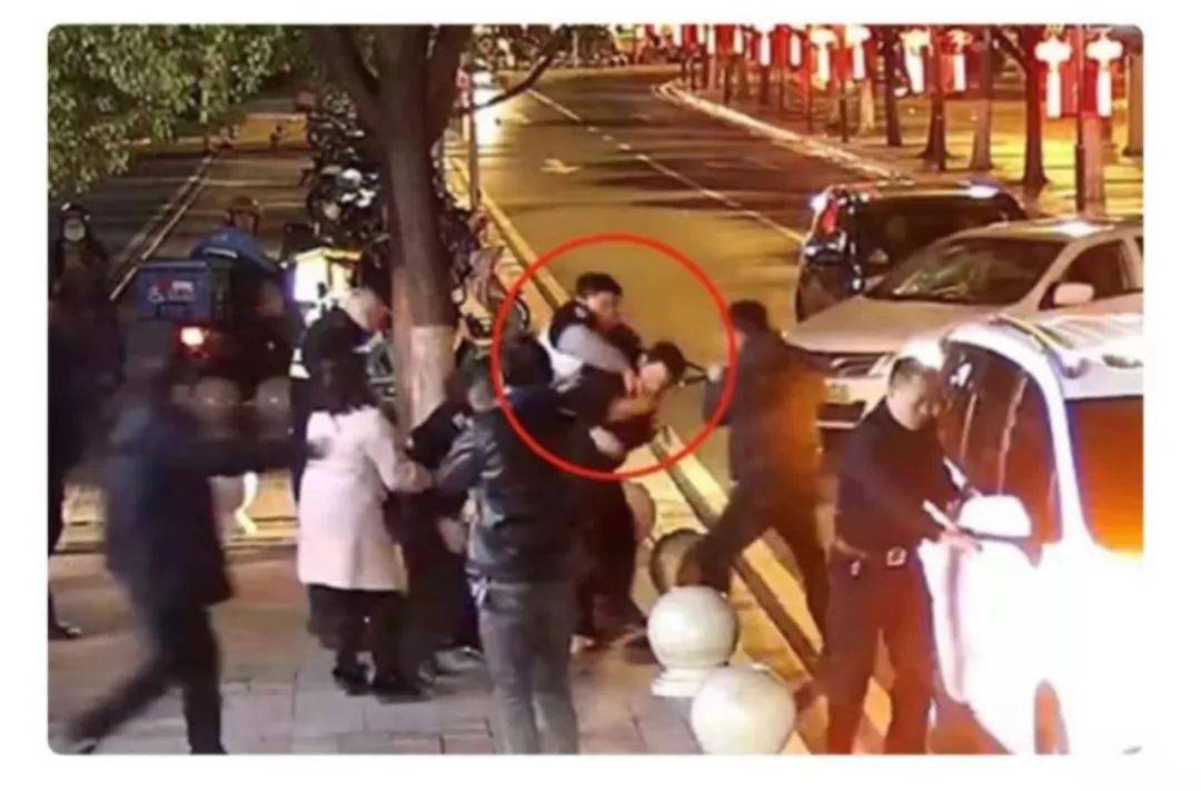 4天7起,首批"袭警罪"以身试法者出现!已有多人被刑拘!
